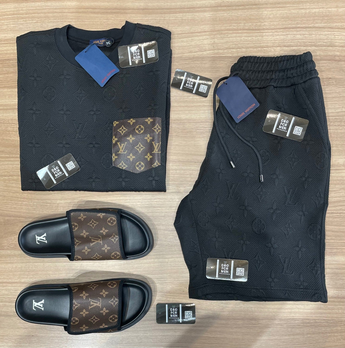 Ensemble de luxe Louis Vuitton (promotion pré-Black Friday) Chemise + Short + Tong.