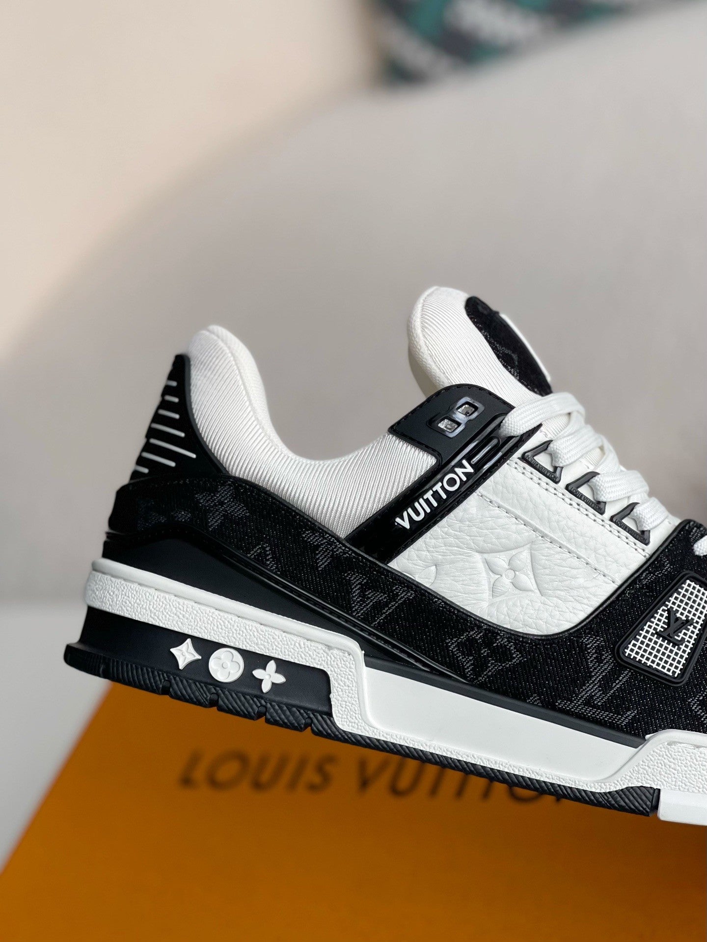 LOUIS VUITTON TRAINER SNEAKERS Noir