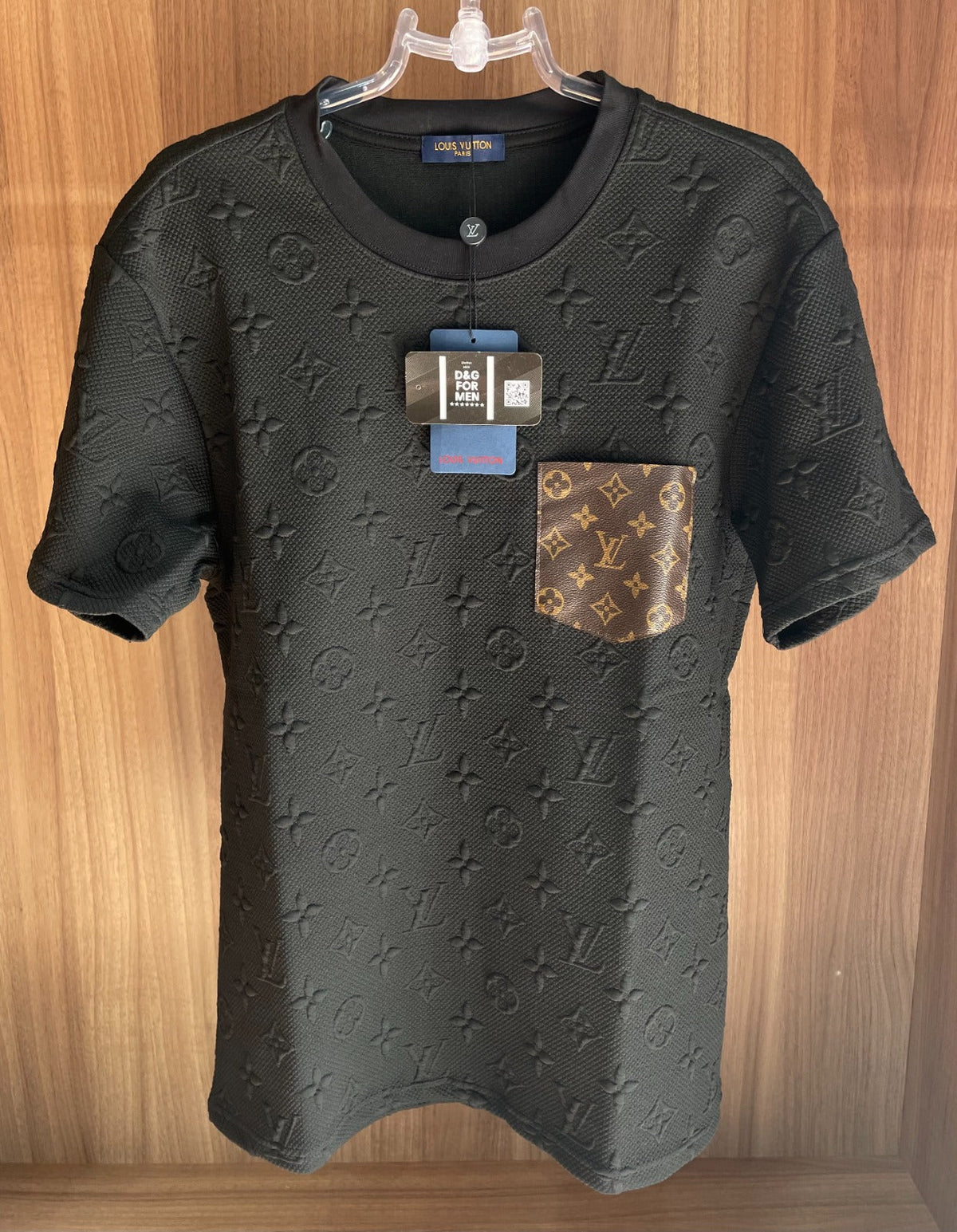 Ensemble de luxe Louis Vuitton (promotion pré-Black Friday) Chemise + Short + Tong.