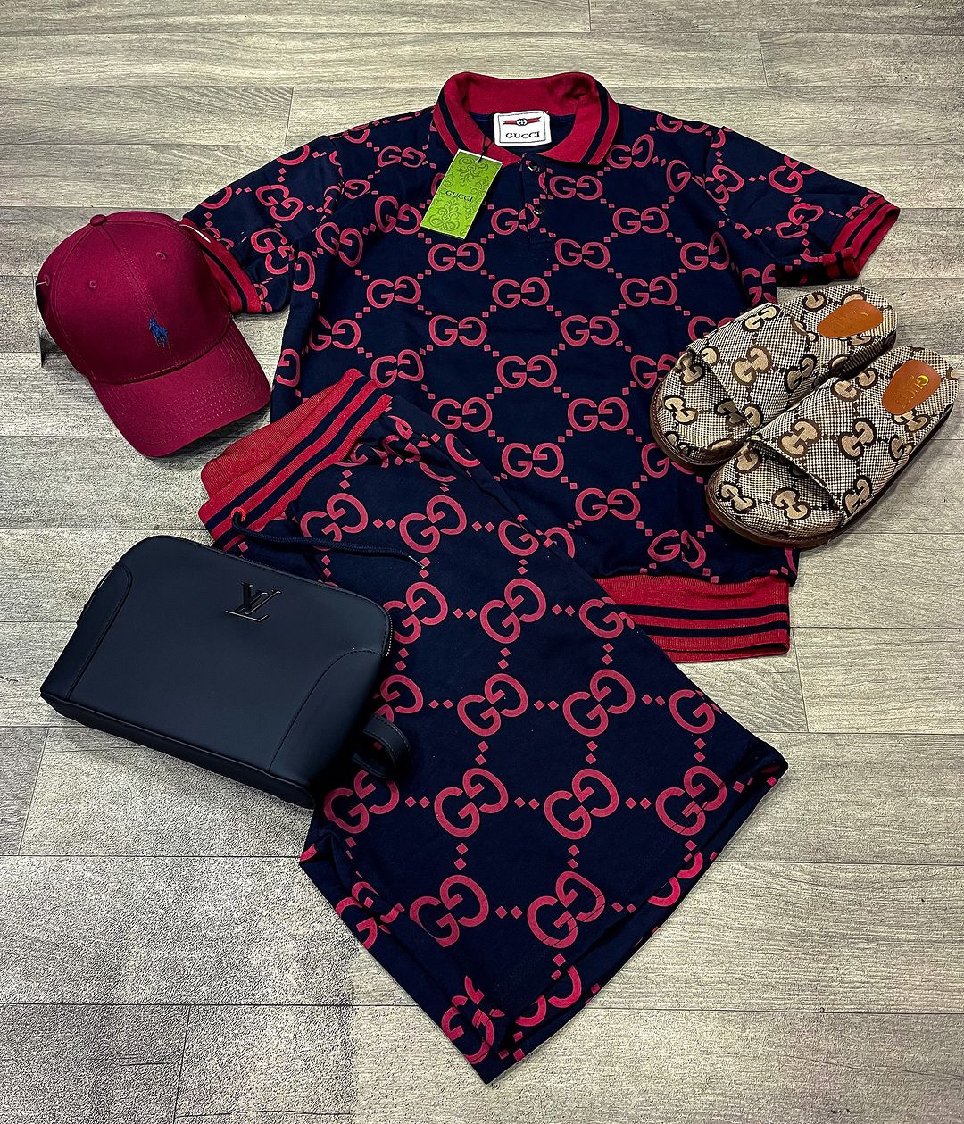 Ensemble GUCCI + BAG LV [CHEMISE + BERMUDA + PANTOUFLES + CASQUETTE + SAC )]